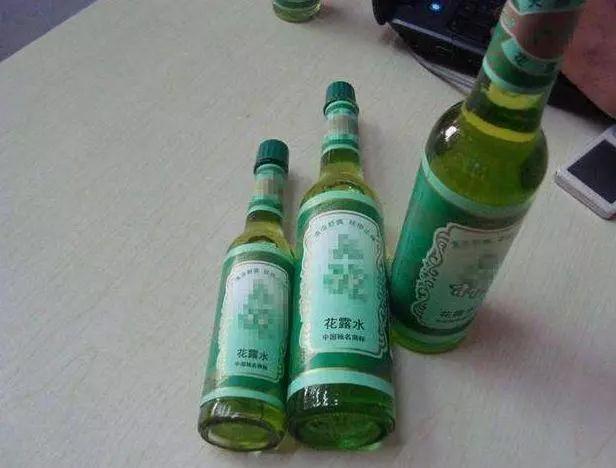 枕头发黄能洗吗,枕头发黄怎么泡