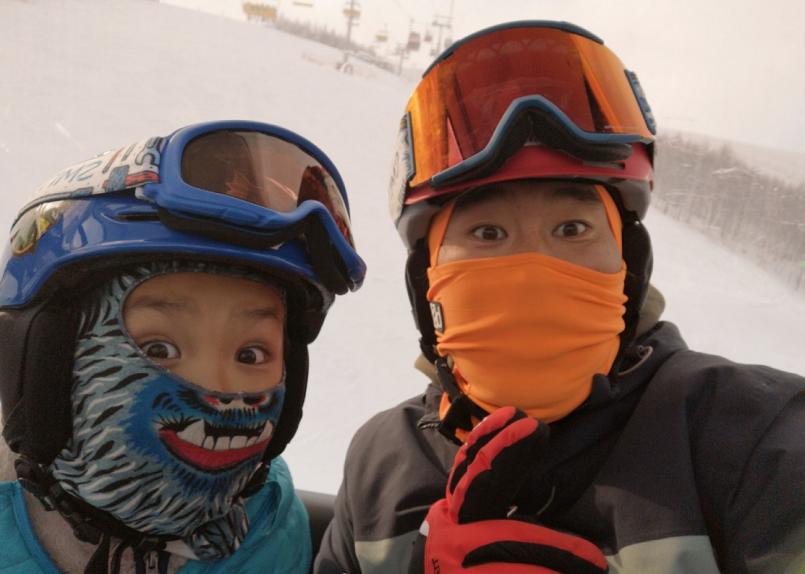 他叫辛巴,不是狮子王,8岁穿越12国:最好的教育,永远在路上