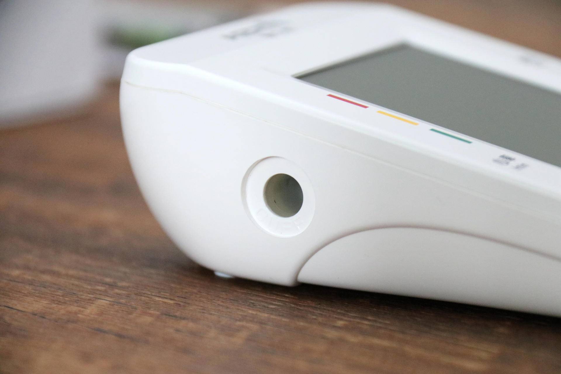 中老年好搭档,家用语音全自动手腕式电子血压计