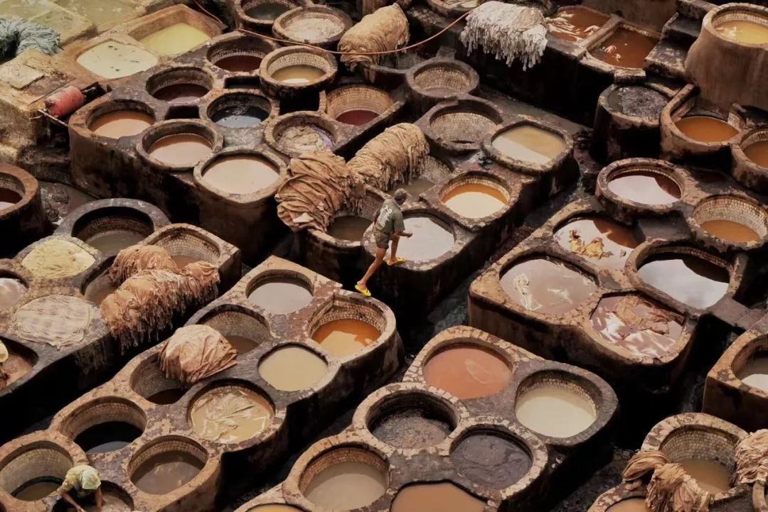 小乞丐因祸得福？从悲催童年到赤脚绅士的华丽蜕变……