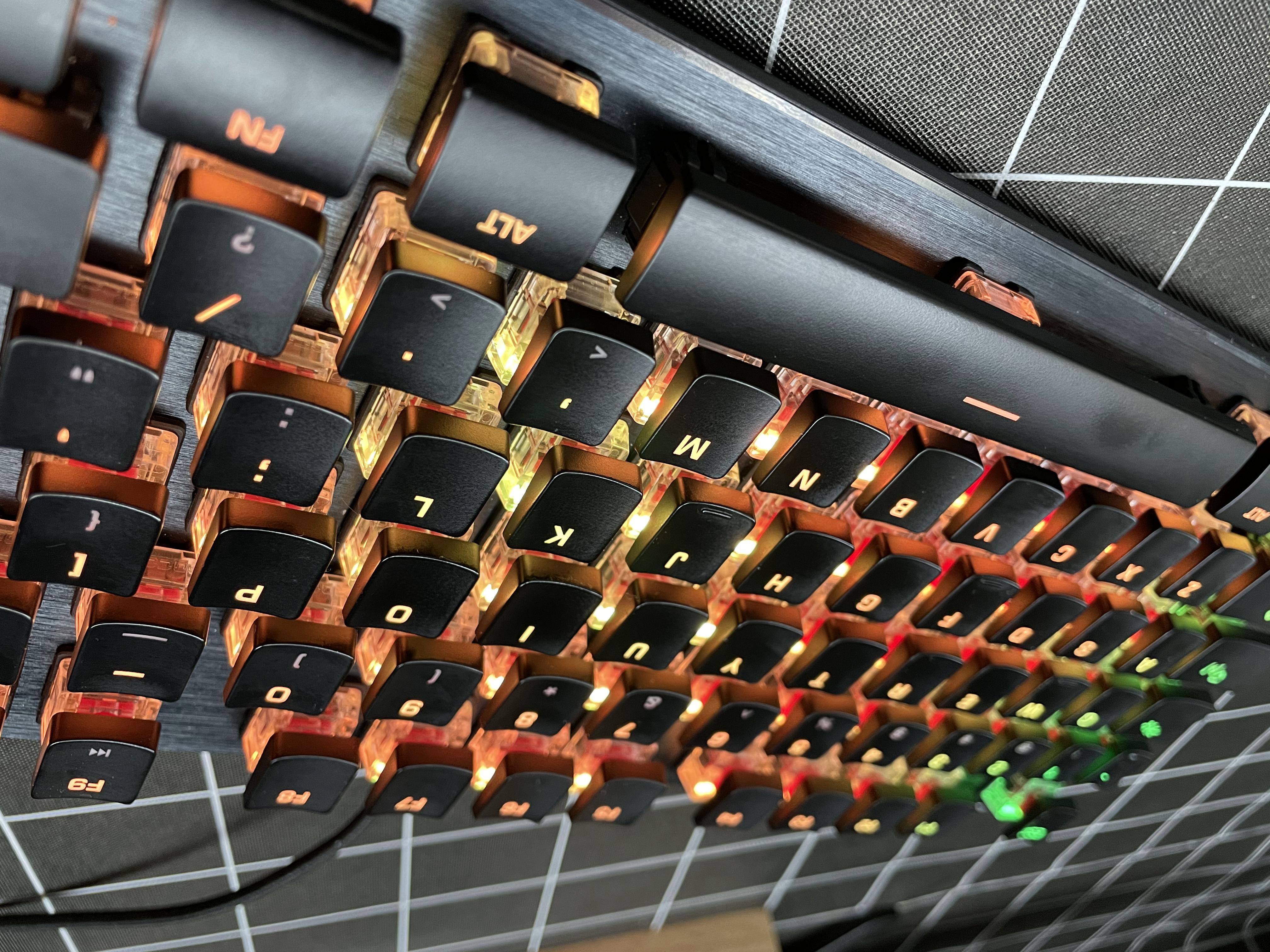 德系红轴机械键盘评测,炫酷红轴机械键盘