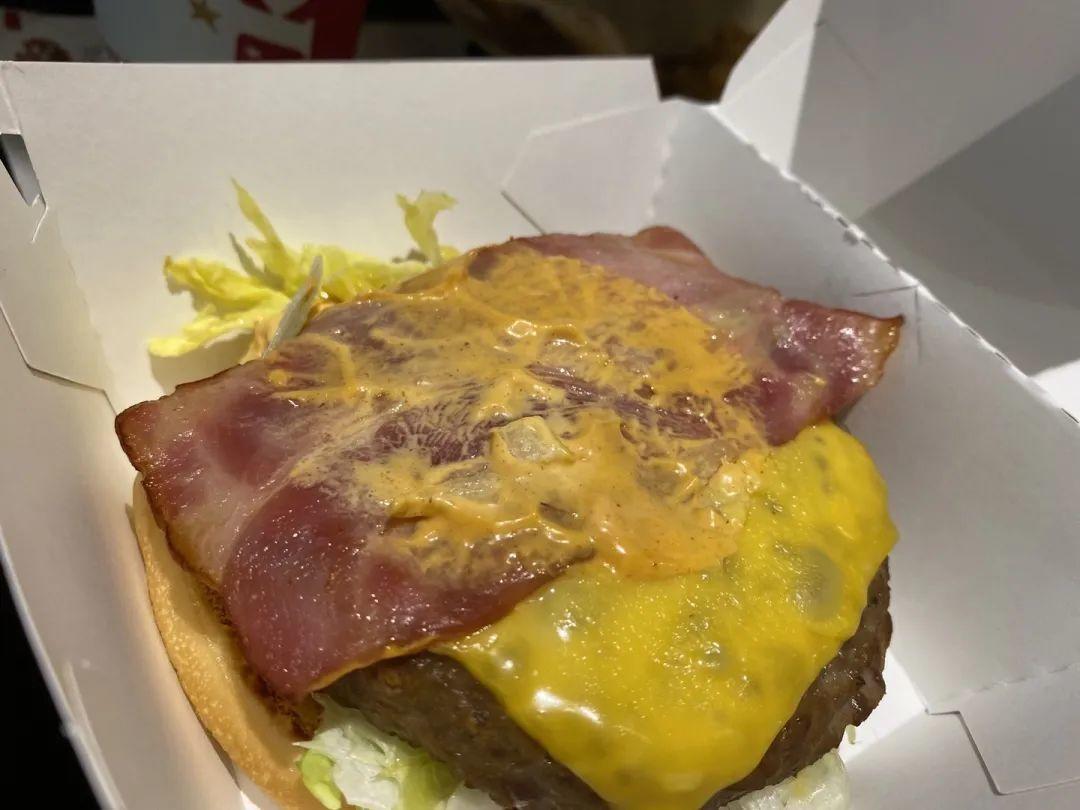 肯德基双层嫩牛堡和巨无霸,肯德基双层嫩牛堡和厚牛堡哪个好