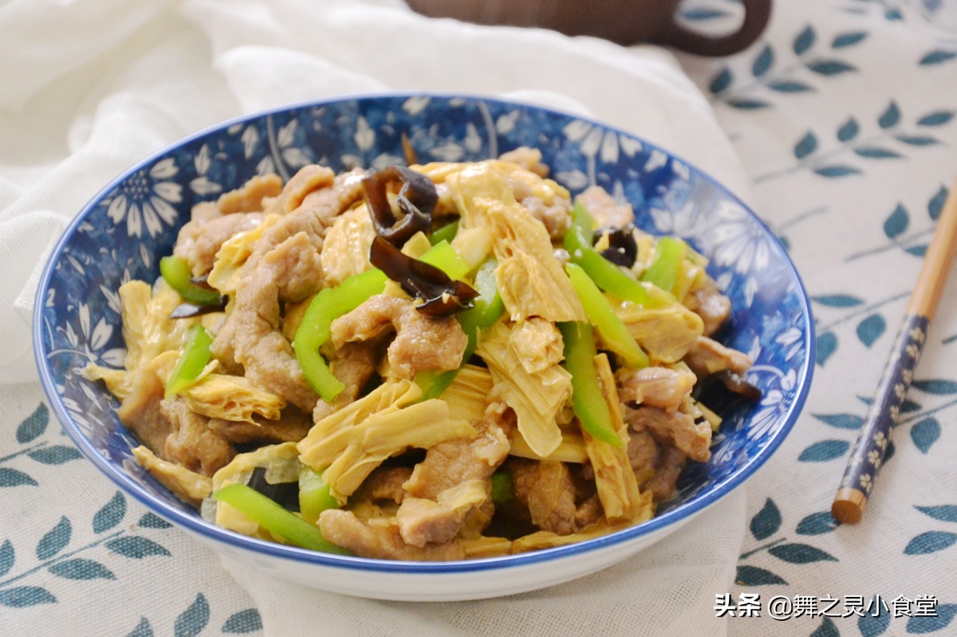 泡发腐竹有窍门,泡发腐竹用凉水还是热水