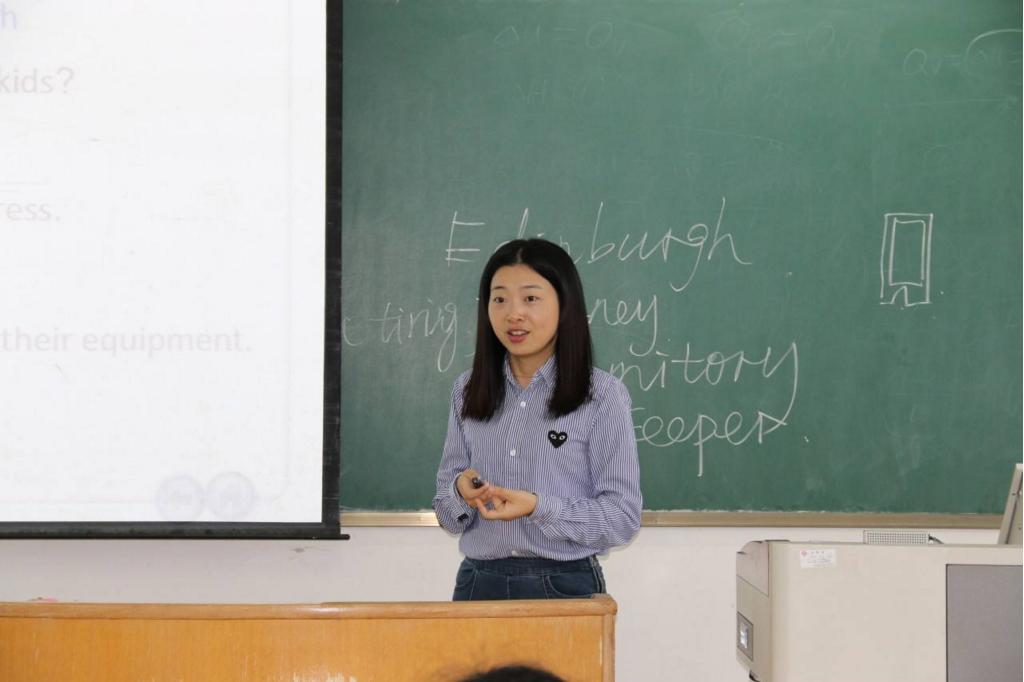师范类专业哪个专业就业前景好,师范类大学就业前景好的专业排名
