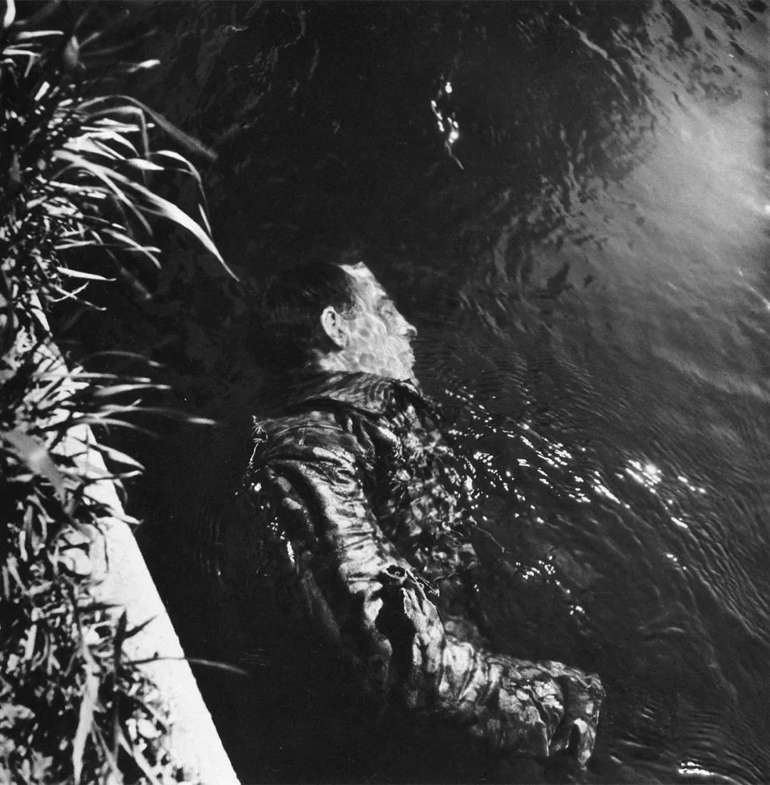 希特勒浴缸中的女人：传奇女摄影师LeeMiller