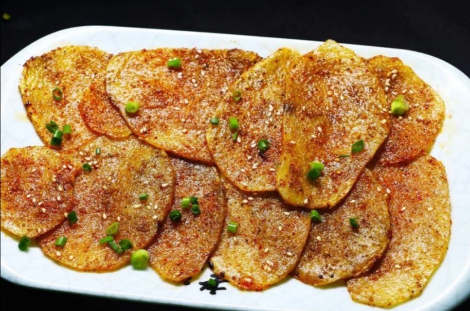 一家每天都在排队的烤面筋小店,太原第一烤面筋