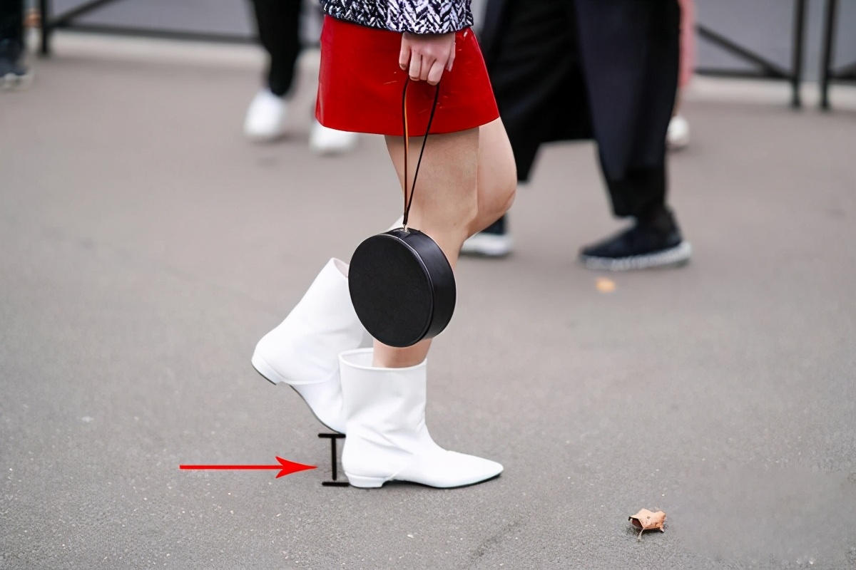 秋冬短靴怎么买让你有型又温暖,秋冬短靴及搭配技巧