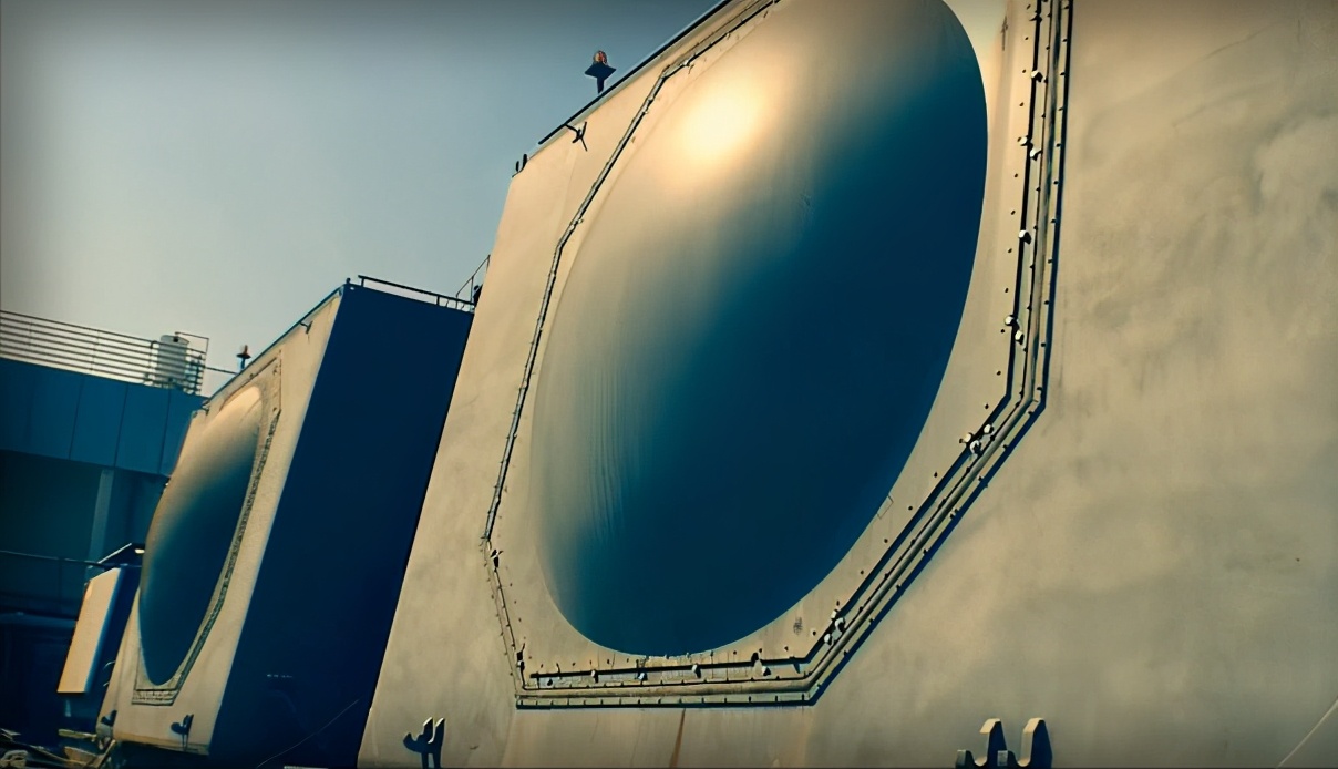 长见识了，相控阵雷达罩子竟然是充气的，荷兰护卫舰在日本出洋相