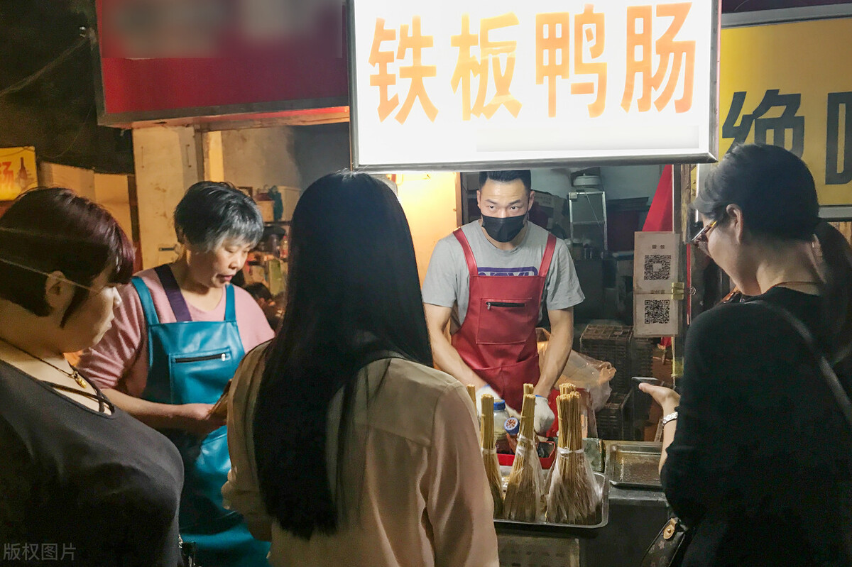 30串烤鸭肠成本,烧烤店10元30串