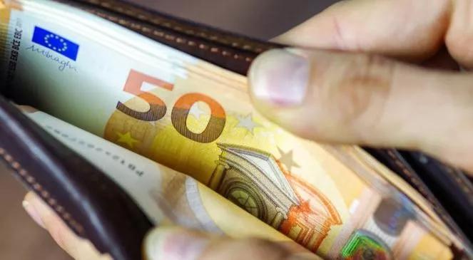 移民了国内的财产应该怎样做,移民后在国内的人民币存款咋办