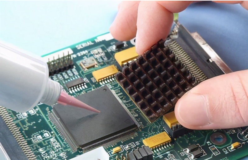 cpu温度太高怎么手动降频,电脑一玩游戏就cpu温度过高怎么办