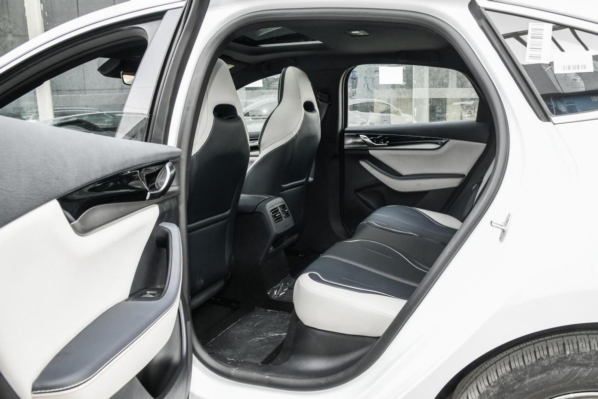 十万左右性价比高的车型推荐一下,十万左右最具性价比的车型