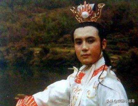 他在86版西游记片酬最高,曾被谢霆锋张卫健打住院,今卖卤肉为生