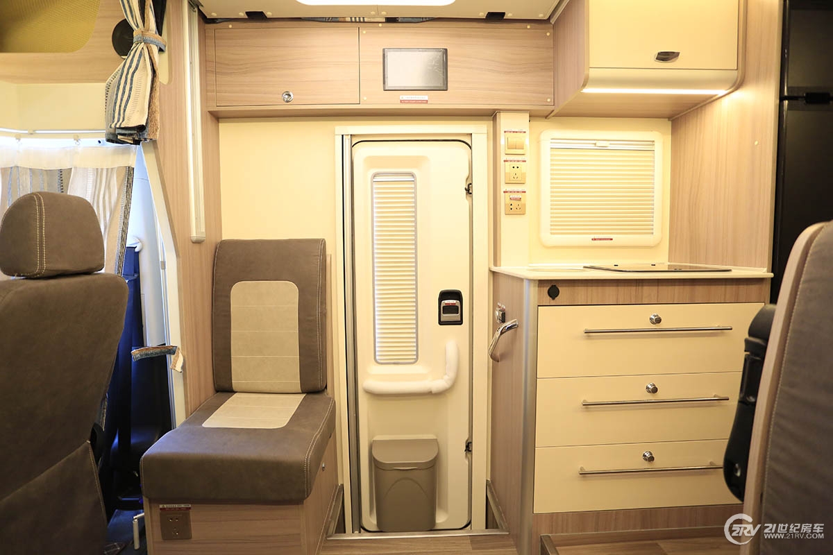 中天房车新季风畅游款,最新版的大通t型房车价格