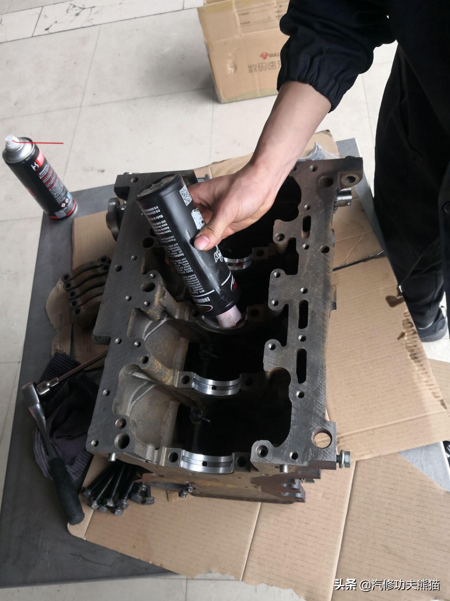 10年奥迪a6l2.0t烧机油维修,奥迪a6l2.0t烧机油吗