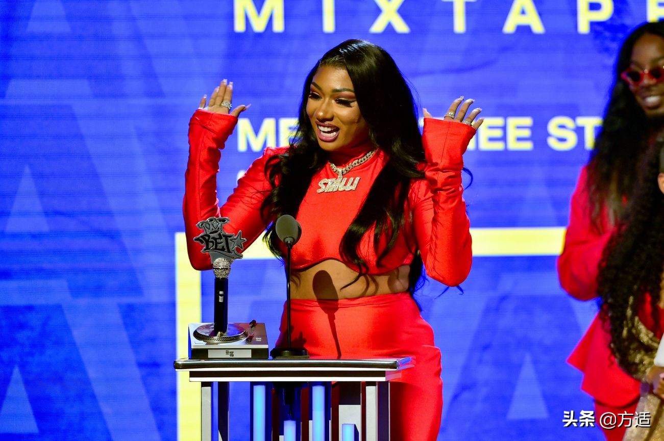 2019黑人娱乐电视嘻哈颁奖典礼举行,说唱男歌手J.Cole大获全胜