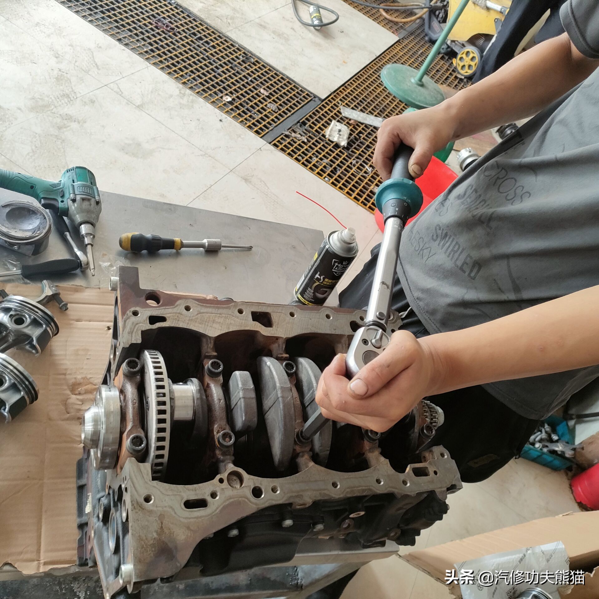 奥迪q5烧机油值不值得买,2015款奥迪q5舒适型烧机油