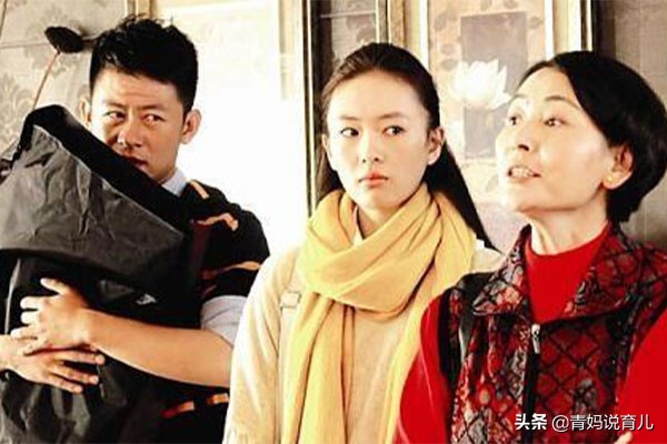 八月龄宝宝掉下床,七个月大的宝宝半夜睡觉掉下床了