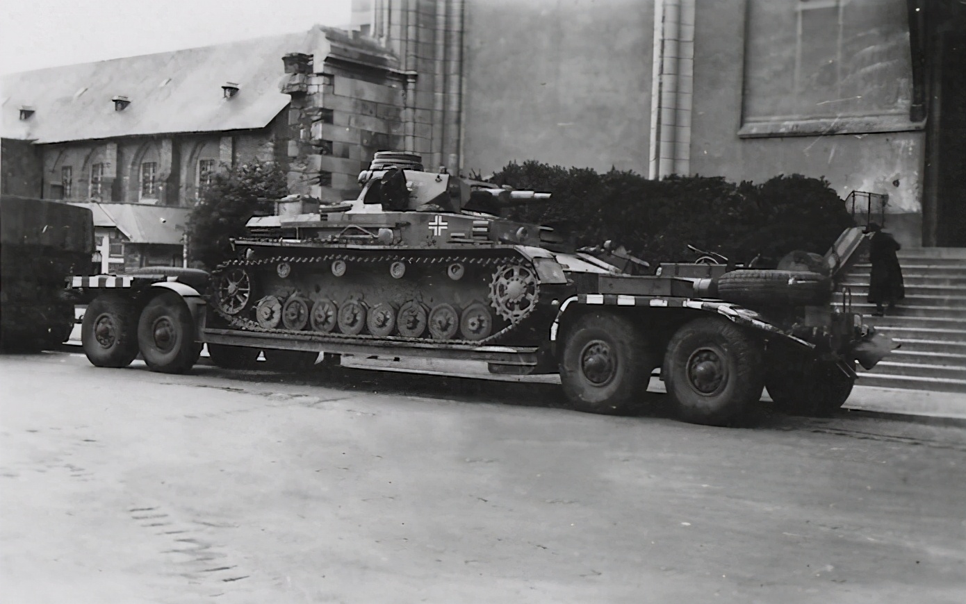 56吨虎式坦克,虎式坦克能跑多快