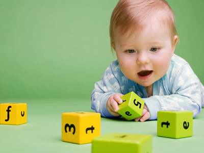 小孩说话突然结巴了是怎么回事,孩子说话有时候结巴怎么办