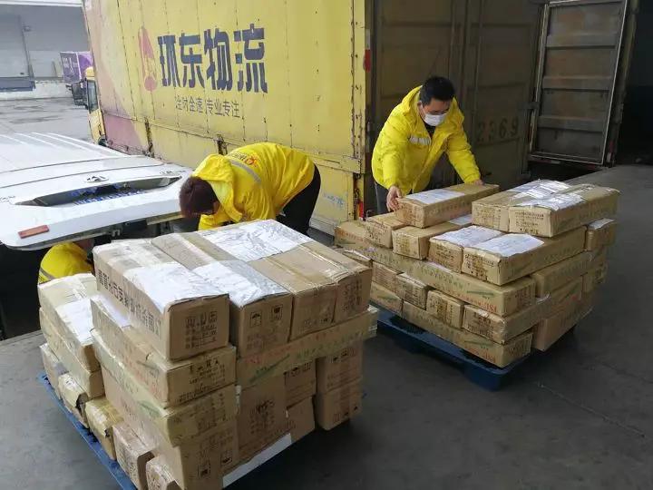 不缺“秋裤”！大连直达武汉，物资补给没问题