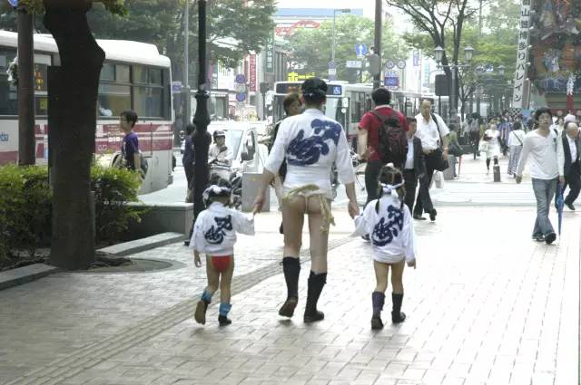 「知日」揭秘日本福冈的古老祭典但它的俗称竟然是“光腚节”