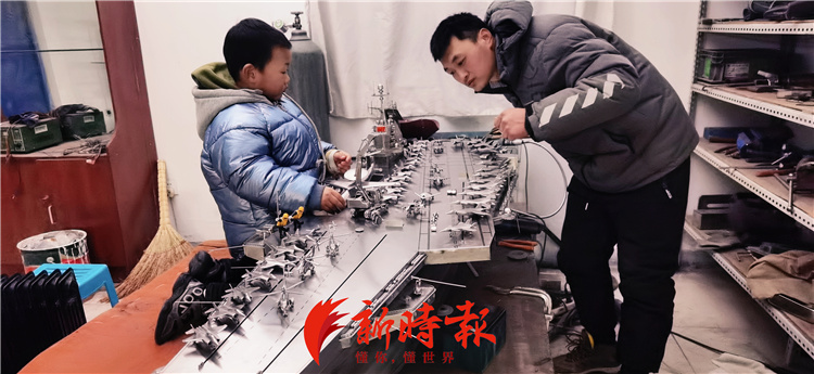 船锚、雷达、飞机都能动!焊接工三年磨一“舰”,为儿子自制独一无二的礼物