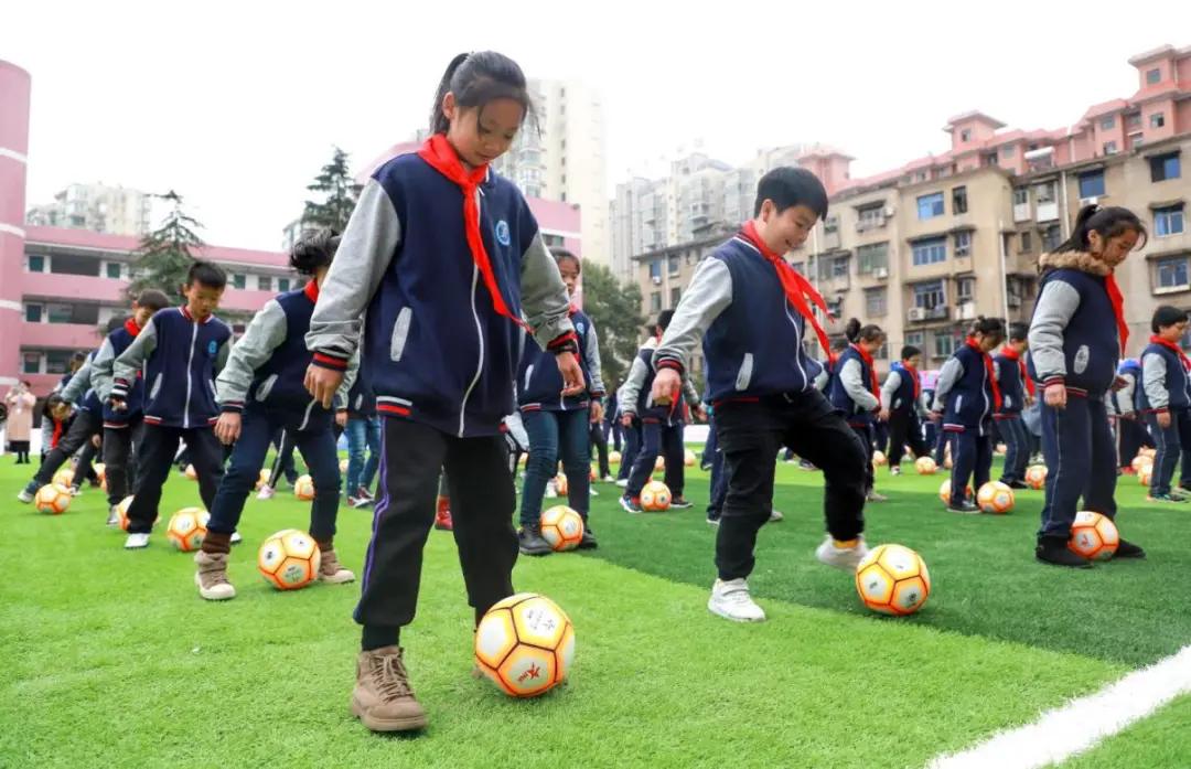 建足球场地需要什么手续吗,建体育场地要什么手续