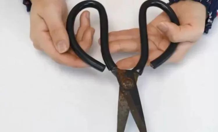 剪刀如果太钝怎么解决,剪刀变钝一招轻松解决