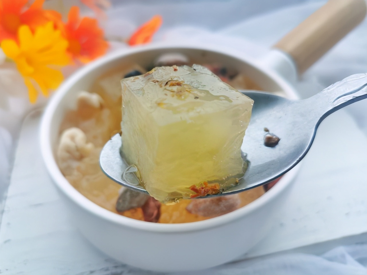 5月早餐银耳和什么搭最有营养,银耳夏天搭配什么好吃又营养