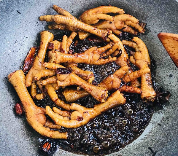 玉骨鸭爪怎么做才好吃,妈妈做的鸡爪实在太美味了