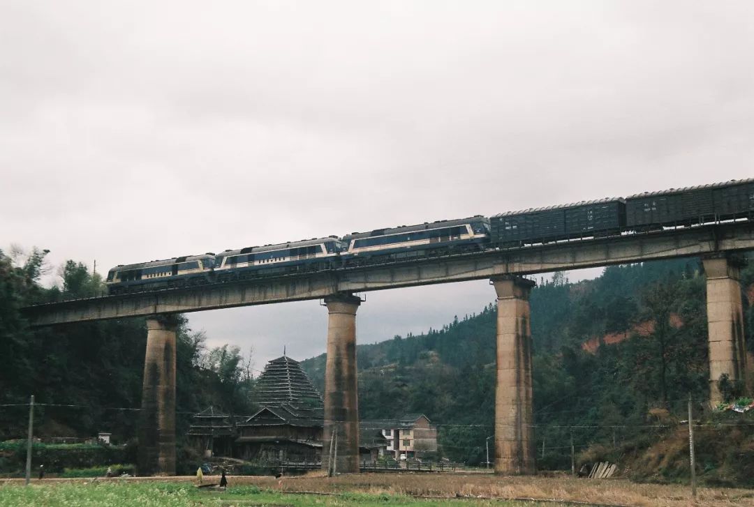 中国哪里还有绿皮火车,中国哪个城市绿皮火车最多
