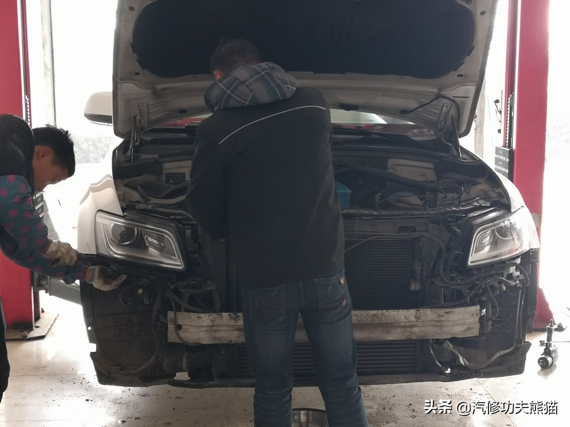 奥迪q53.2自吸发动机烧机油吗,12款奥迪q5发动机烧机油改进