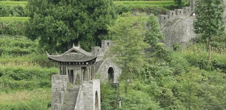 世界看湖南丨凤凰古城：沧桑历史孕育多彩文化