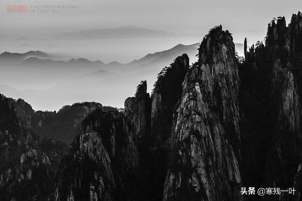 黄山风景悬崖峭壁,峡谷怪石嶙峋