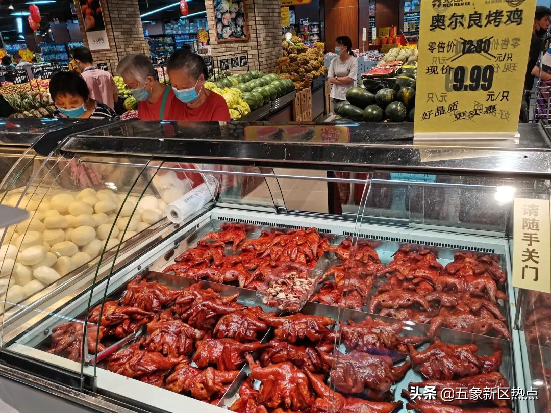 五象新区，一大型连锁超市，今日开业