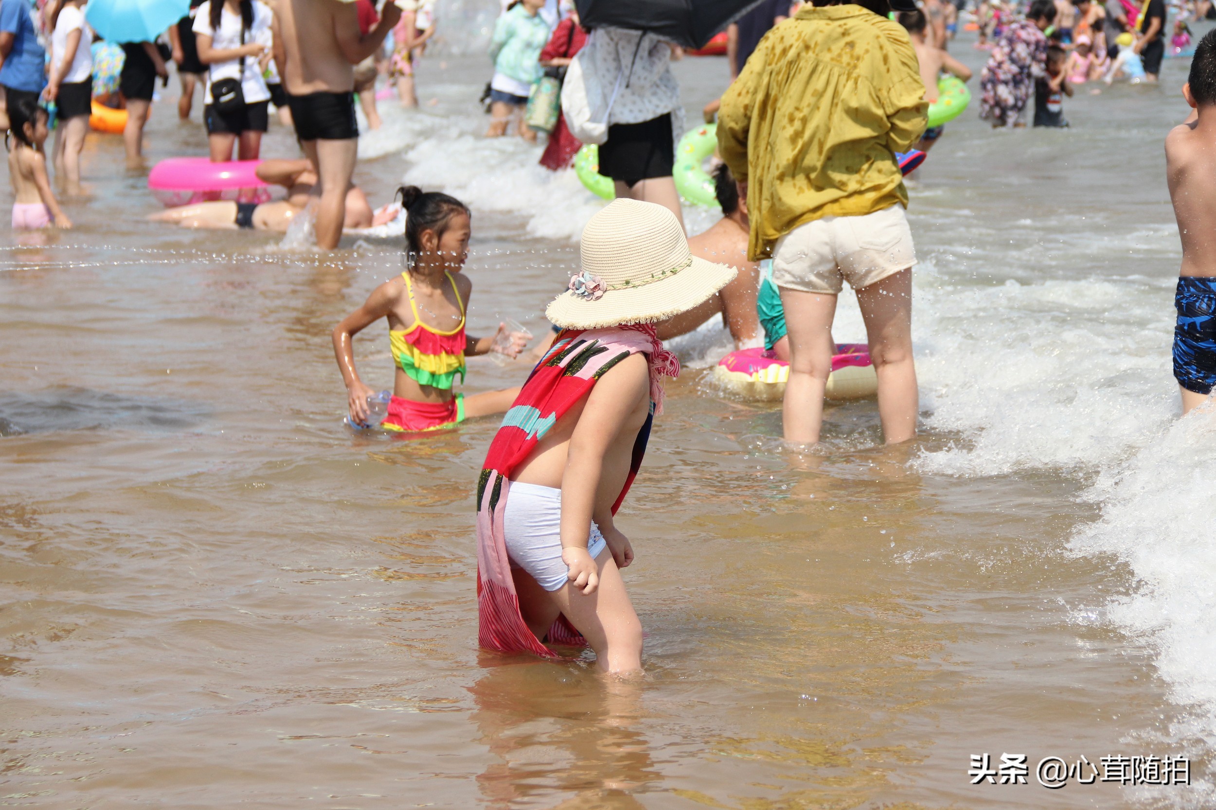 青岛市的金沙滩,金沙滩海边生活