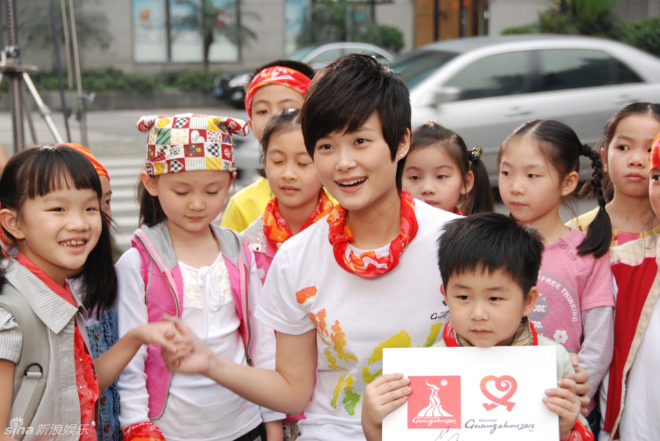 李宇春的成名经历,李宇春的辛酸历程