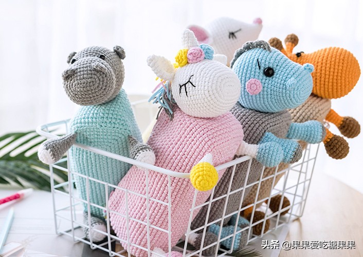 给宝宝做一个可爱的笔袋,自己动手给孩子做个笔袋很实用