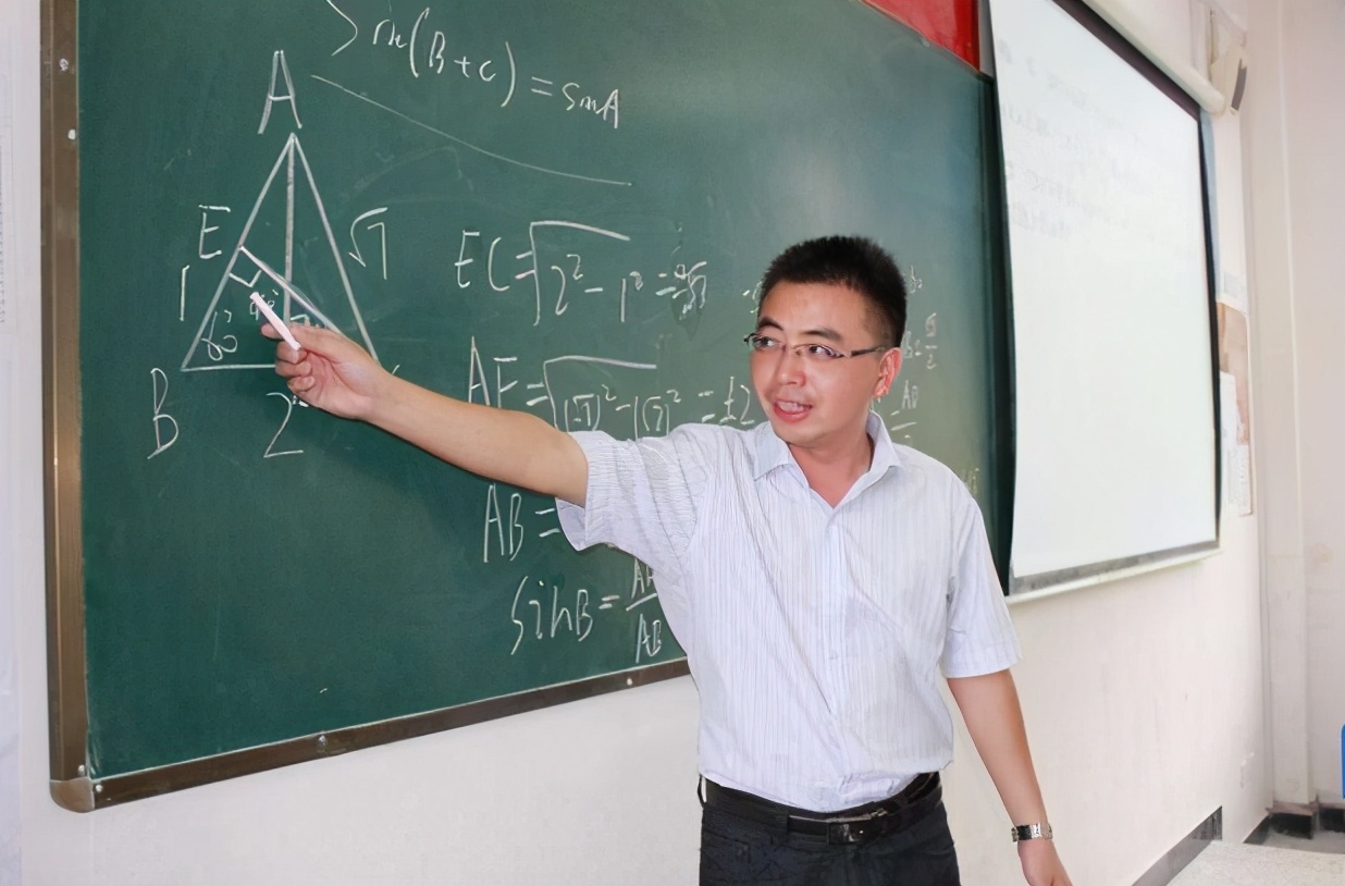 未来师范类专业就业前景如何,师范的数学专业是冷门专业吗