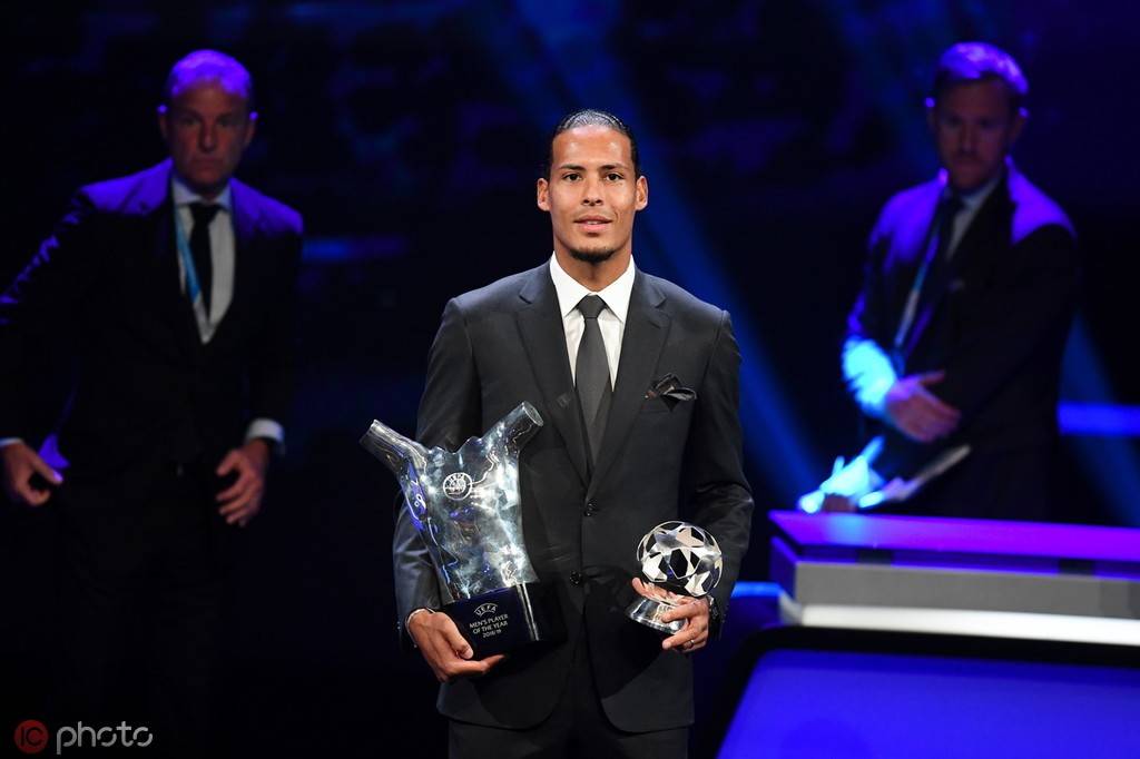 梅罗足球精彩时刻,2018足球记忆梅罗