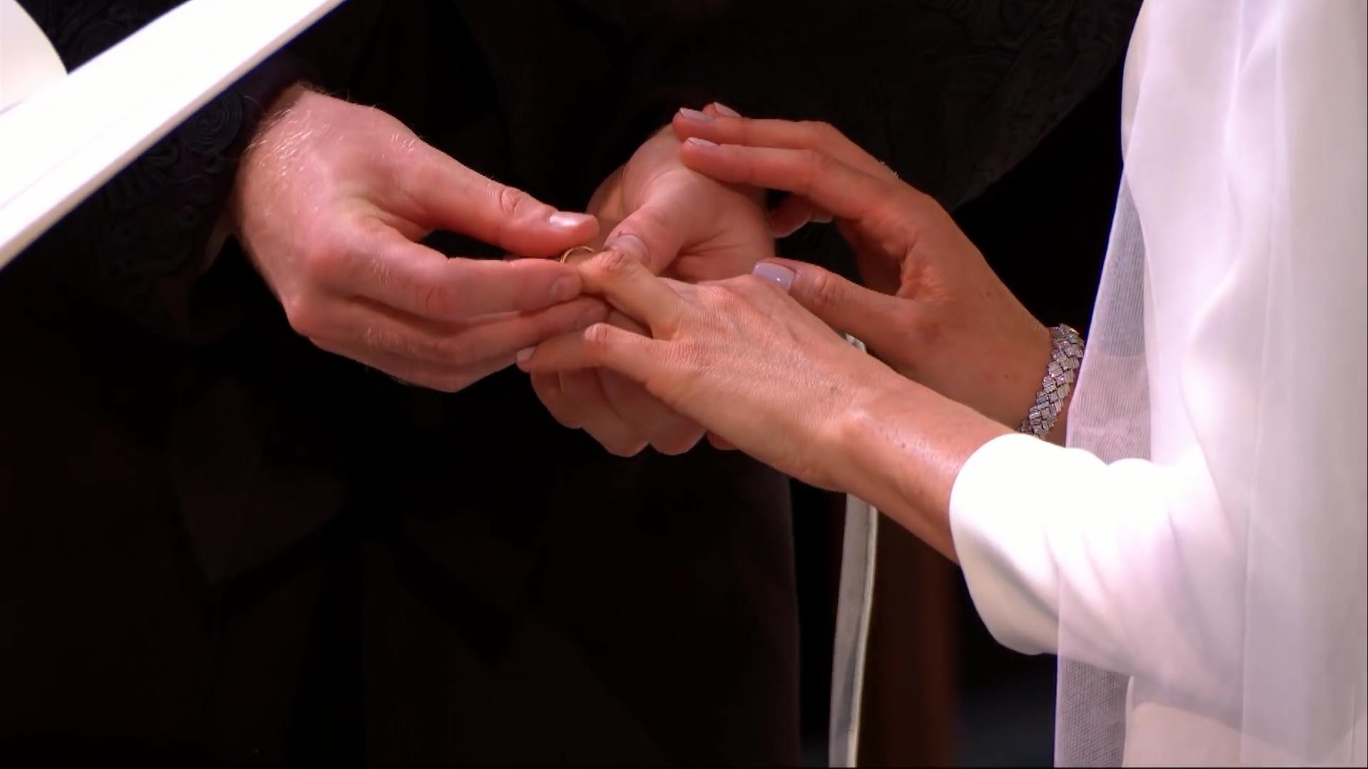 哈里梅根结婚誓言,哈里王子和英国皇室婚礼