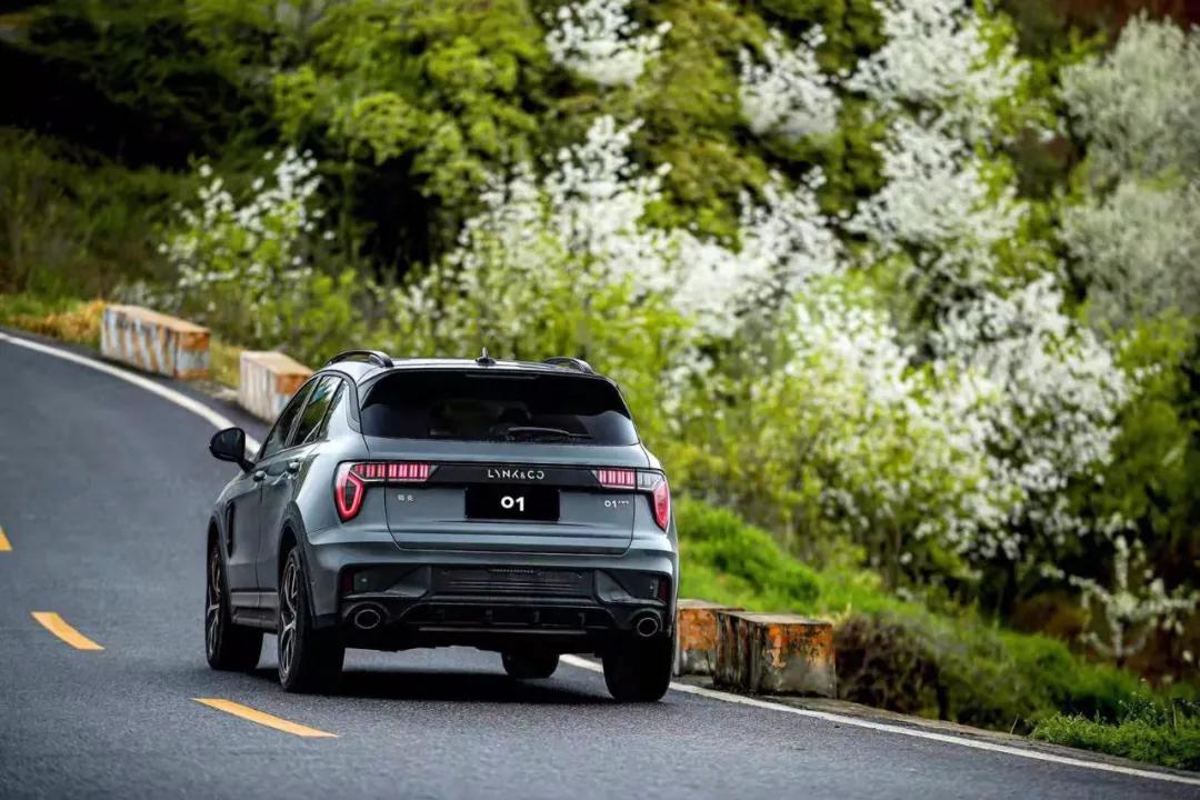 最新款领克01驾驶体验,领克01探界者怎么选