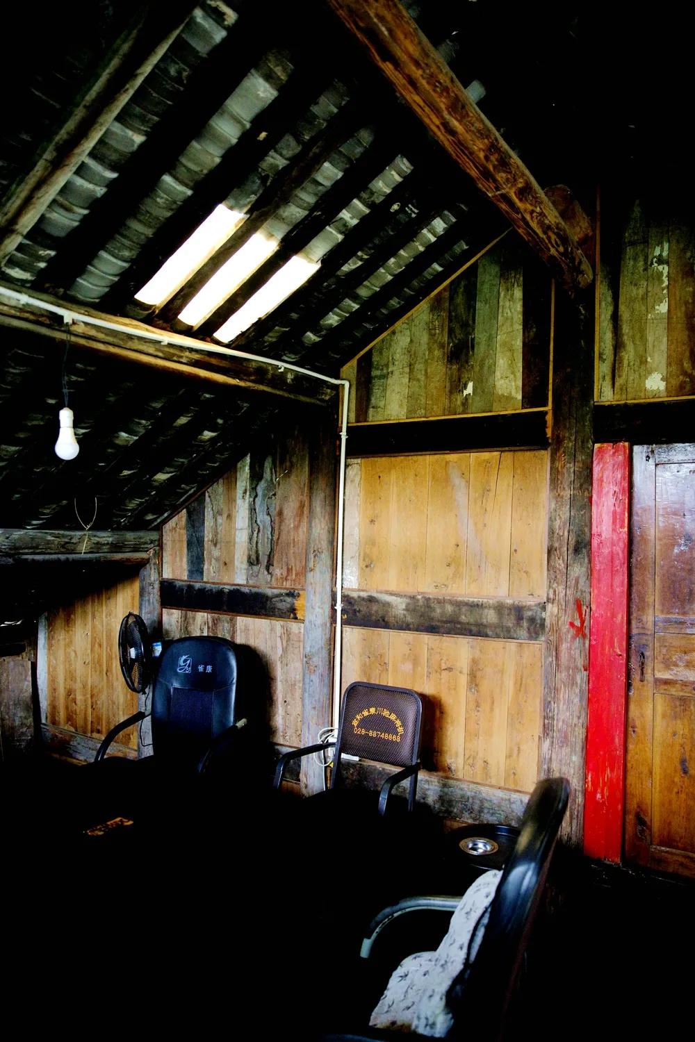 津门网金熙男：彩色小镇