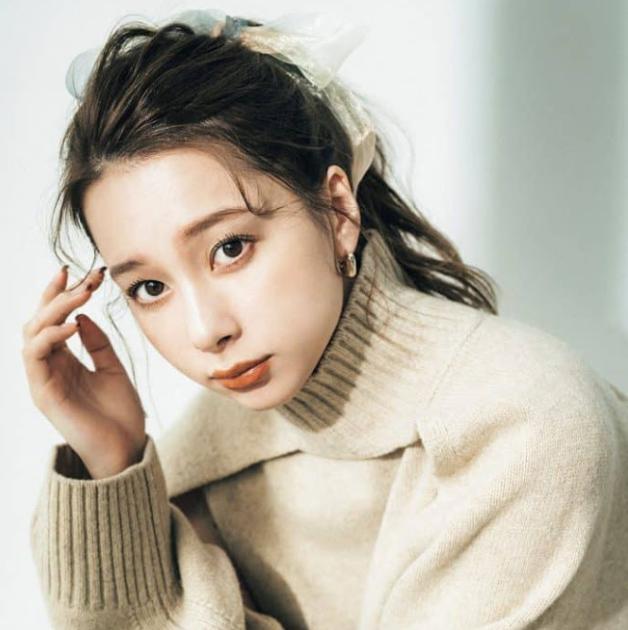 穿高领毛衣蝴蝶结怎么扎好看,珍珠毛衣怎么打蝴蝶结好看