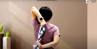 矿泉水瓶、毛巾、橡皮筋…家中随手小物件，也能成为“健身利器”