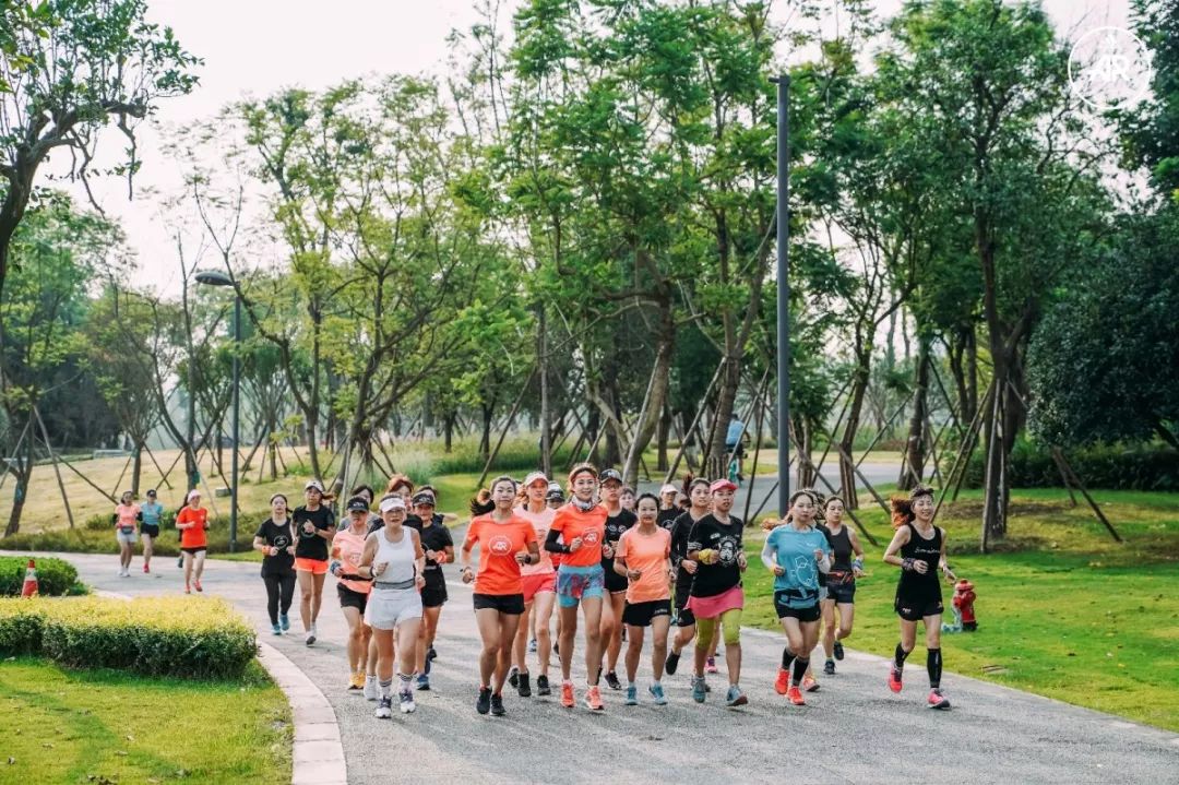 成都城市绿道,成都被山包围