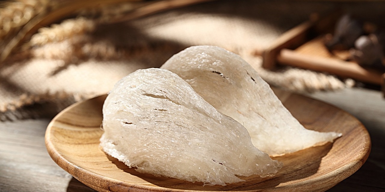 燕窝发黄是什么意思,燕窝发黄有霉味可以吃吗