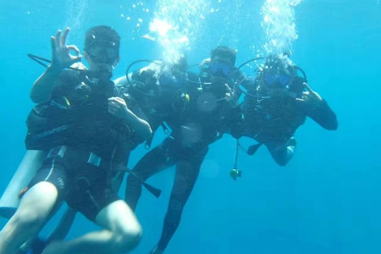 蓝梦岛恶魔的眼泪图片,巴厘岛蓝梦岛恶魔之眼要门票吗