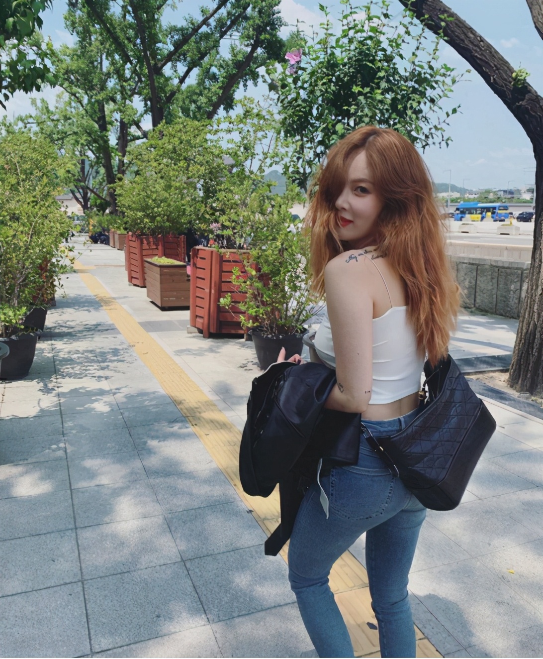 泫雅风裙穿搭夏季,泫雅风碎花吊带裙秋冬搭配